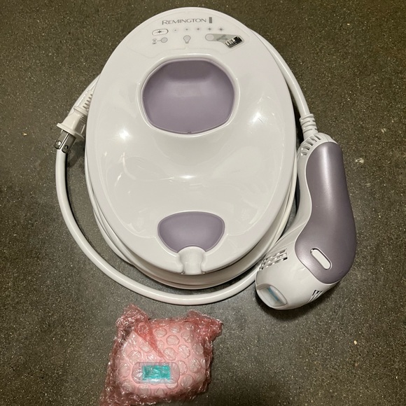 Remington iLight Pro Plus Plus Hair Removal System - Picture 2 of 3